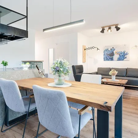 Apartment Am Feldweg 8 Luettn Kombuese