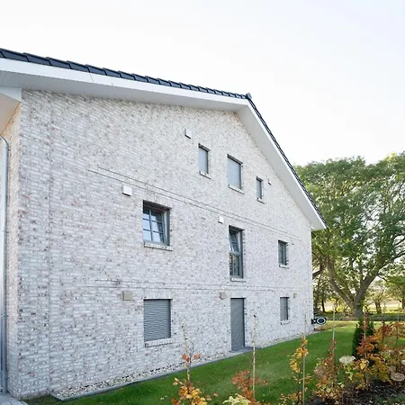 Апартаменты Am Feldweg 8 Luettn Kombuese